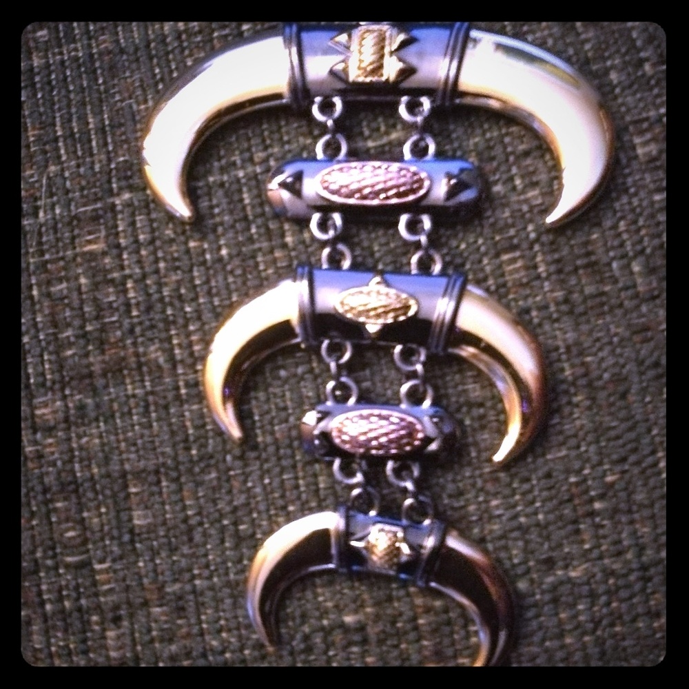 House of Harlow 1960 necklaces triple horn stateme